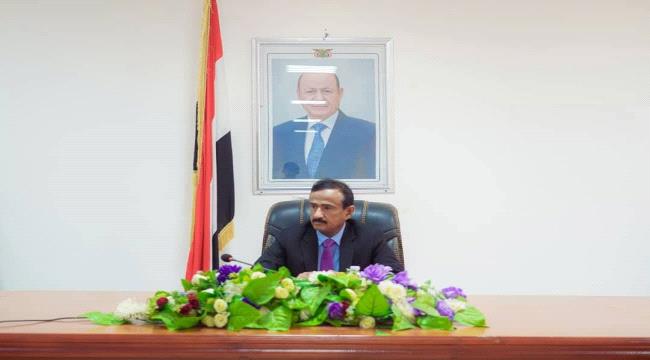 محافظ شبوة بن الوزير يترأس اجتماعًا موسعًا للقطاعين التجاري والمصرفي ويؤكد: لن نسمح بالمساس بمصالح المواطنين ...