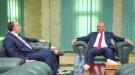 الرئيس الزُبيدي يشدد على ضبط العملية الإيرادية وتوريد الموارد إلى البنك المركزي ...