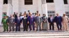 الرئيس الزُبيدي يتفقد أعمال التشطيبات في المجمع الحكومي بمحافظة أرخبيل سقطرى ...