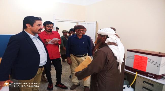 فريق التوجيه والرقابة الرئاسي يزور مركز البحوث الزراعية بالكود بمحافظة أبين ويطلع على سير العمل وأهم الاحتياجات ...