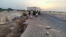 مؤسسة الطرق والجسور بشبوة تواصل أعمال الصيانة الطارئة في طريق عتق – بيحان – حريب ...